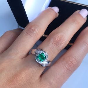 Emerald Ring with Diamond in Solid Gold Ring